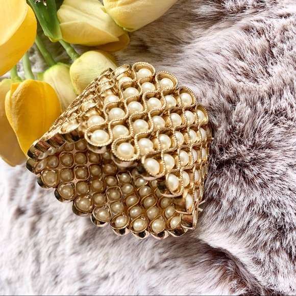 🔥$20 SALE🔥 Multi Strand Pearl Cuff Bracelet - Picture 2 of 3